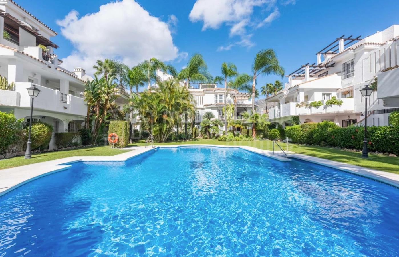 4 Bed House With Pool Walk To Puerto Banus Fast Internet Villa Marbella Bagian luar foto